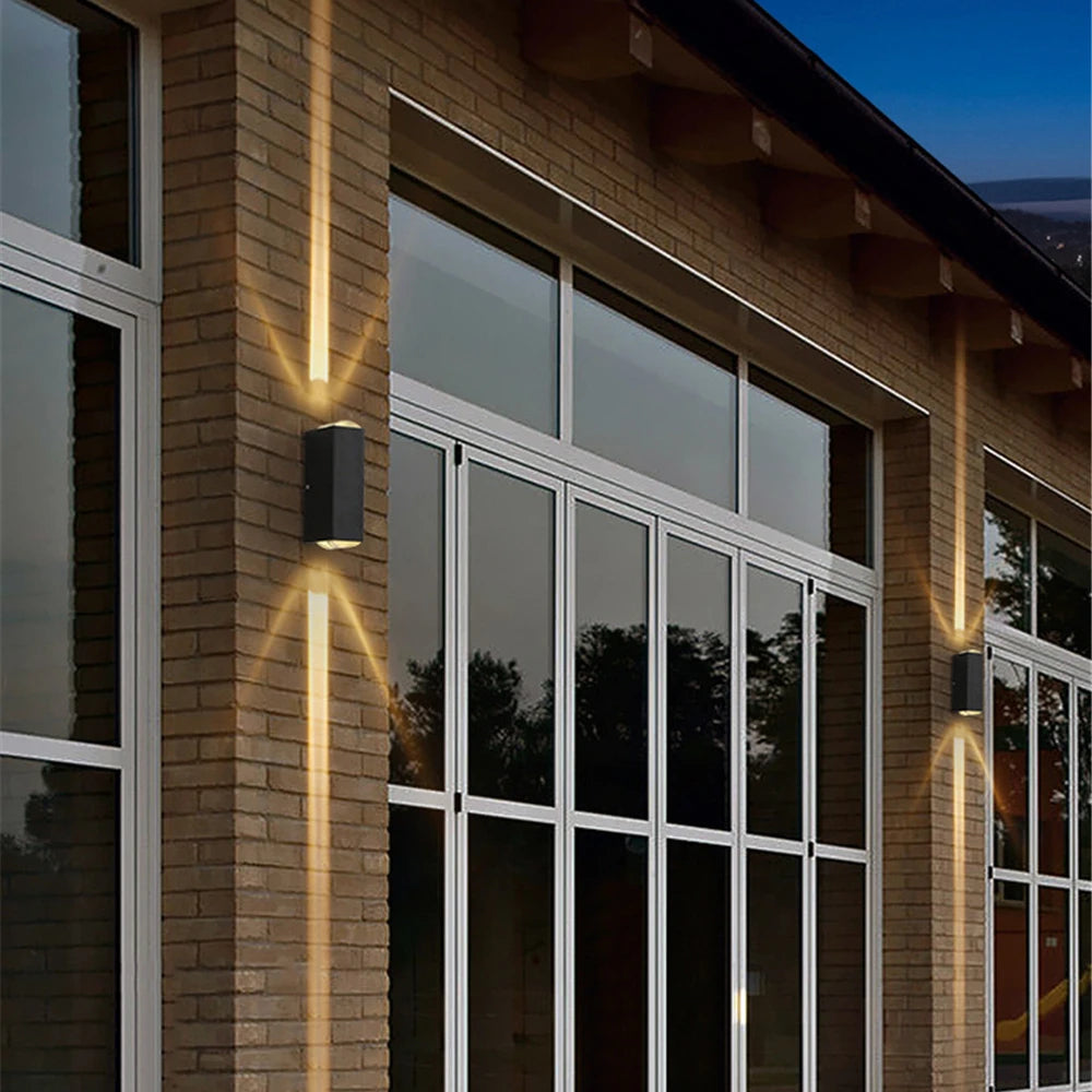 LumiGlow Lámpara de Pared Exterior – Luz Acogedora y Resistente a la Intemperie