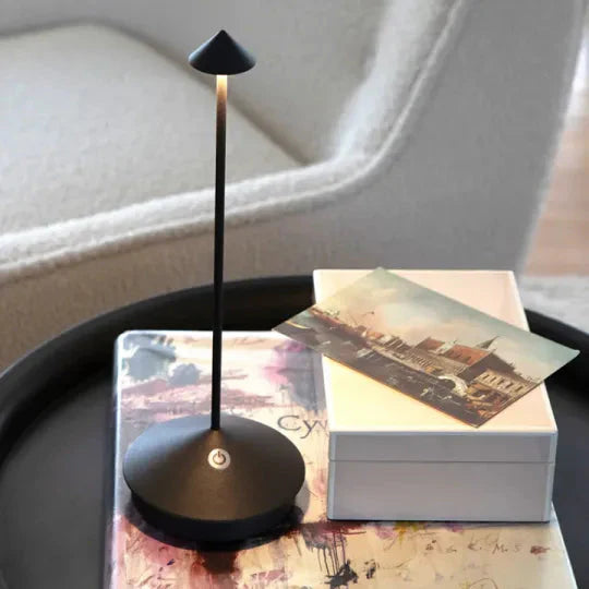Lámpara de mesa LED minimalista - Iluminación inalámbrica a prueba de agua y regulable