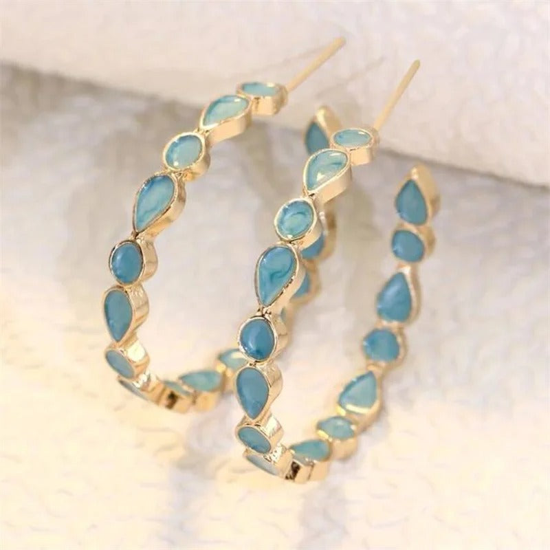 Nara – Pendientes elegantes en forma de C con diseño de gota esculpida y pieza llamativa