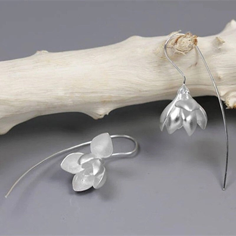 Pendientes Dangle de Flor de Magnolia