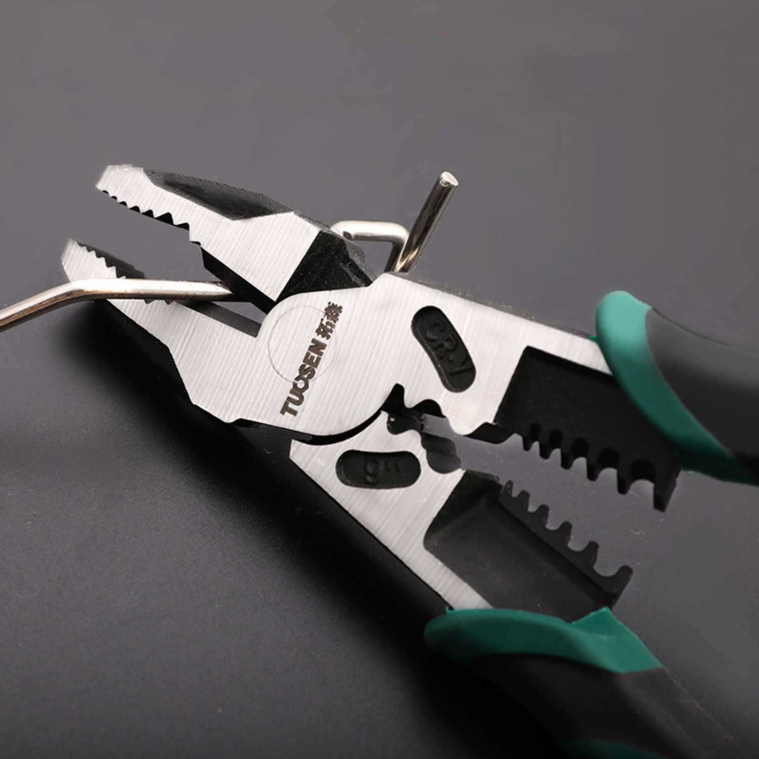 Pinza cortadora de alambre multifuncional