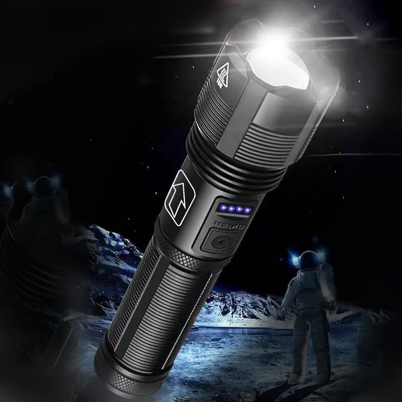 Linterna táctica brillante y resistente al agua XHP50