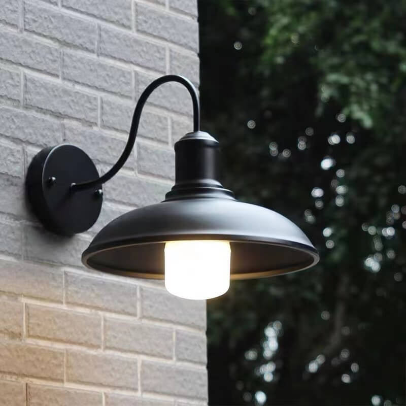 Lámpara de pared exterior curva de hierro impermeable Retro Loft Dome 1 luz | Brehn