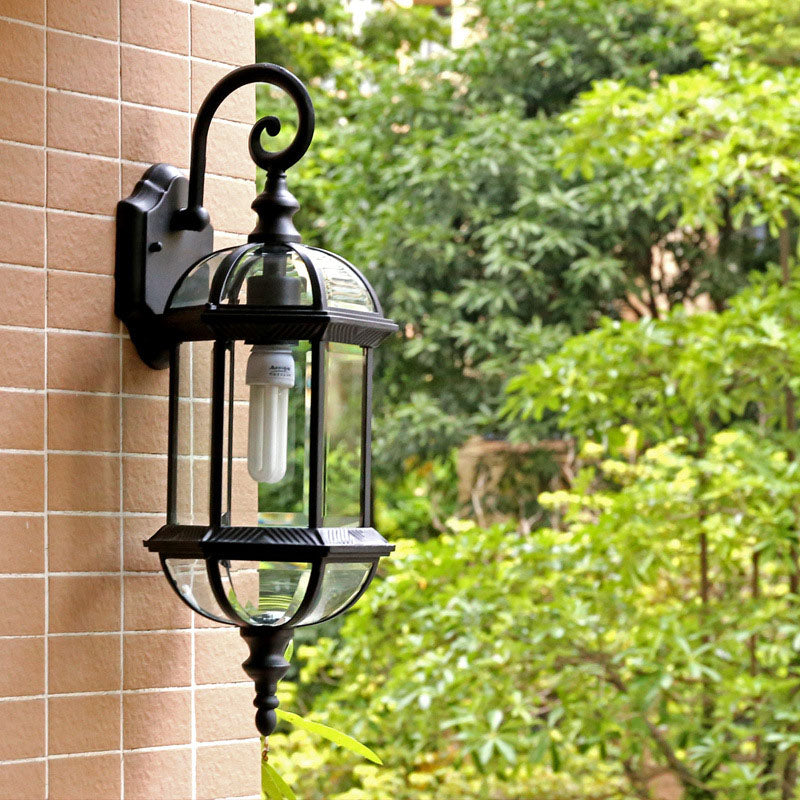 Lámpara de pared exterior hexagonal de aluminio y vidrio vintage tradicional a prueba de agua de 1 luz para jardín | Brehn
