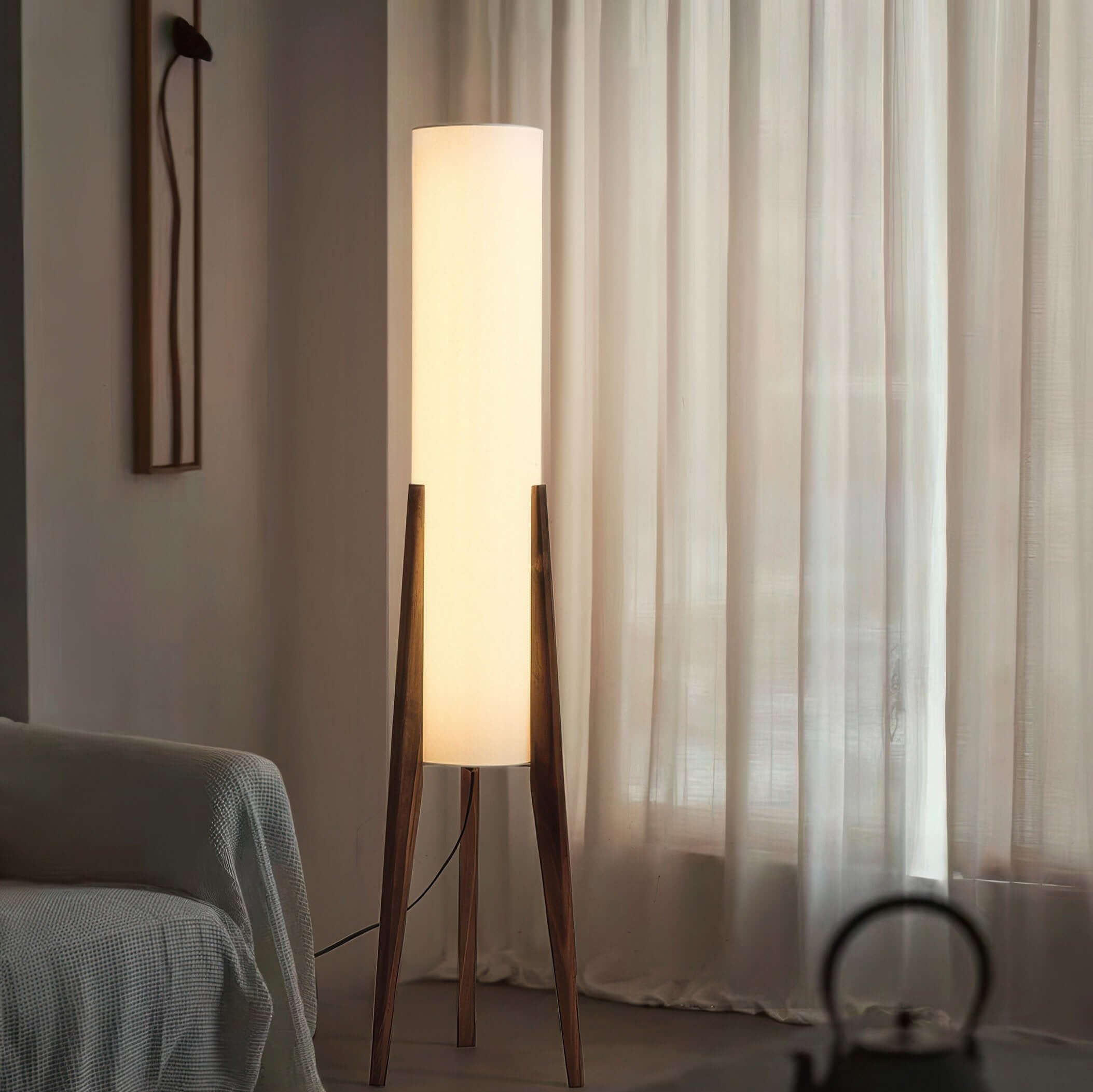 Lámpara de Pie de Madera Sólida con Pantalla de Tela