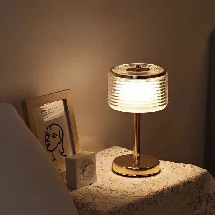 Cirvella | Lámpara de mesa LED con pantalla de vidrio
