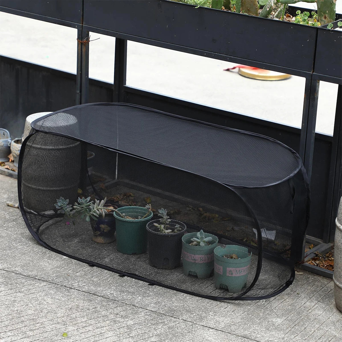 Red de protección de plantas plegable y desplegable