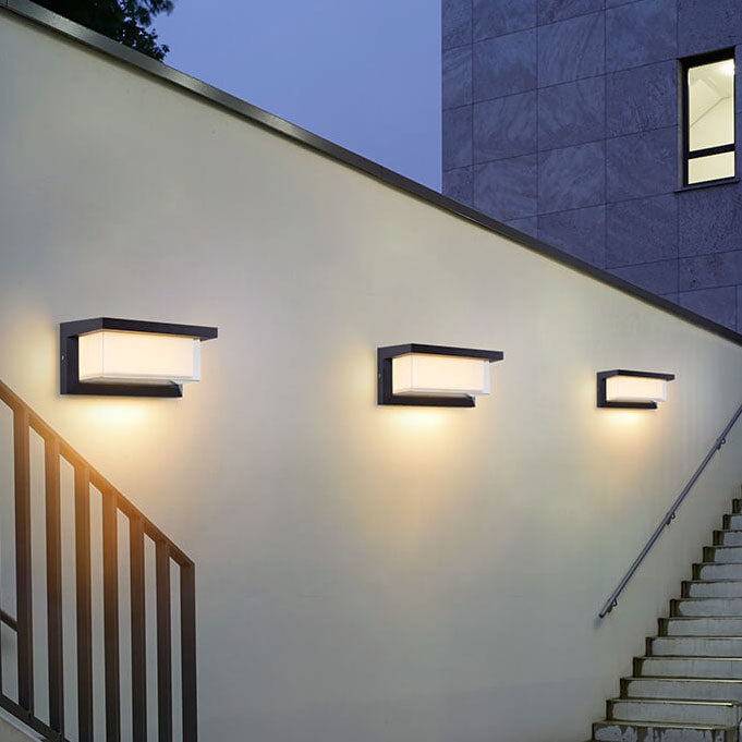 Lámparas de pared exteriores LED de PC rectangular de diseño moderno y minimalista con energía solar para patio exterior | Brehn