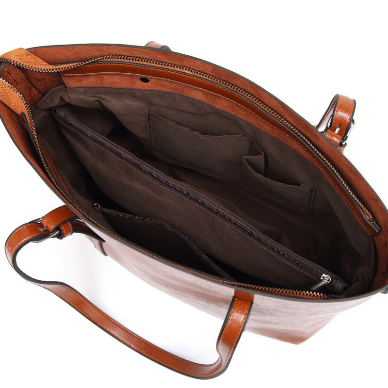 Elegante bolso de cuero con detalles hechos a mano