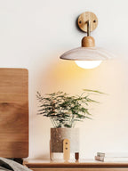Aplique de Travertino Moderno – Forma de Disco con Elementos de Madera y Metal