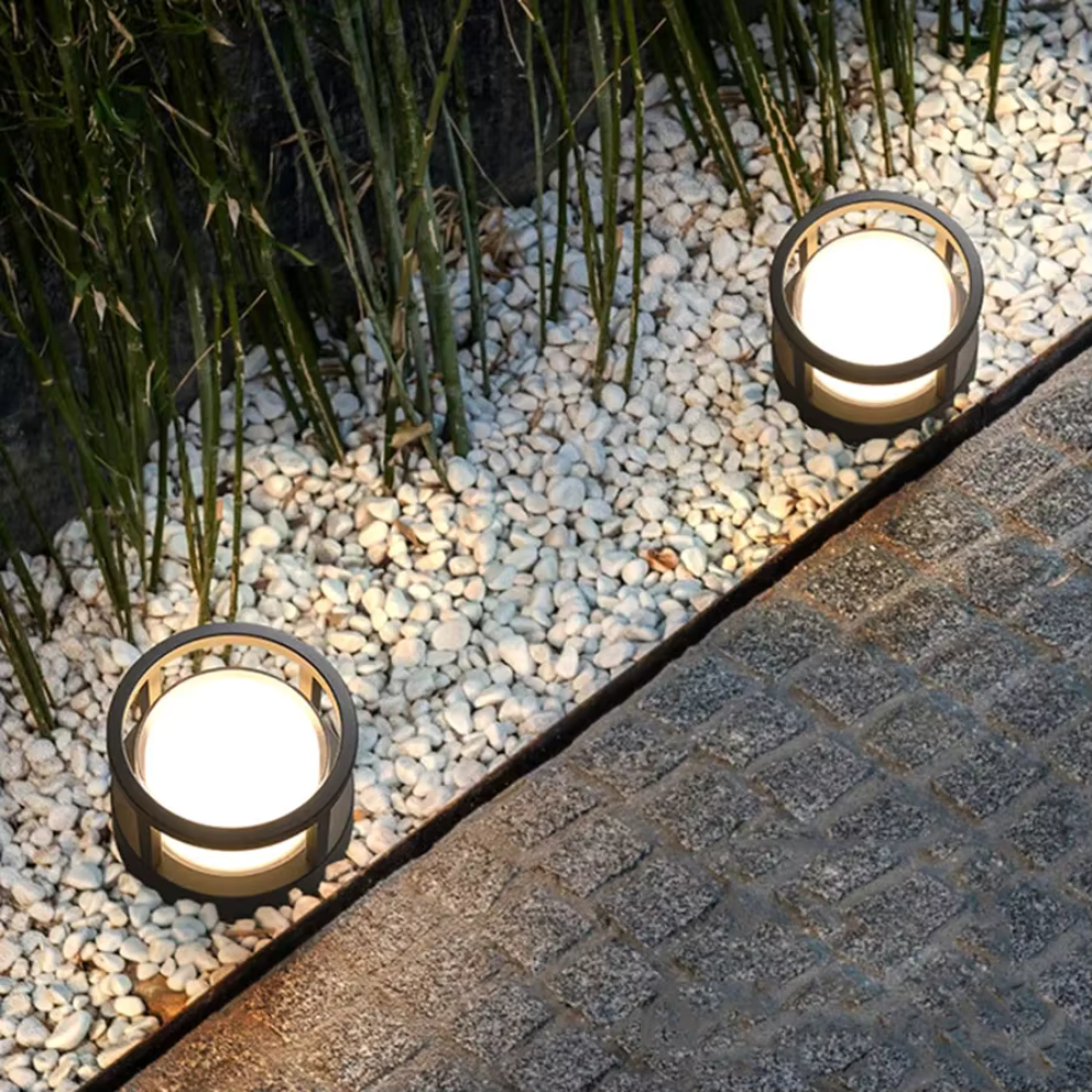 Luces LED Exteriores de Aluminio Impermeables | Iluminación Eficiente Energéticamente para Jardines o Patios