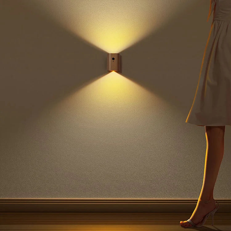 LumaSense - Lámpara de pared de madera magnética con sensor de movimiento