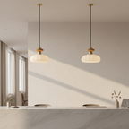 Lámpara Colgante Ceres - Elegante Pantalla de Vidrio Orgánico y Acento de Madera para Iluminación de Isla de Cocina
