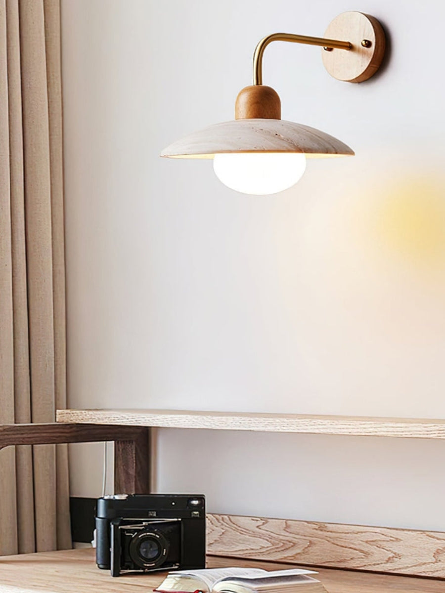 Aplique de Travertino Moderno – Forma de Disco con Elementos de Madera y Metal