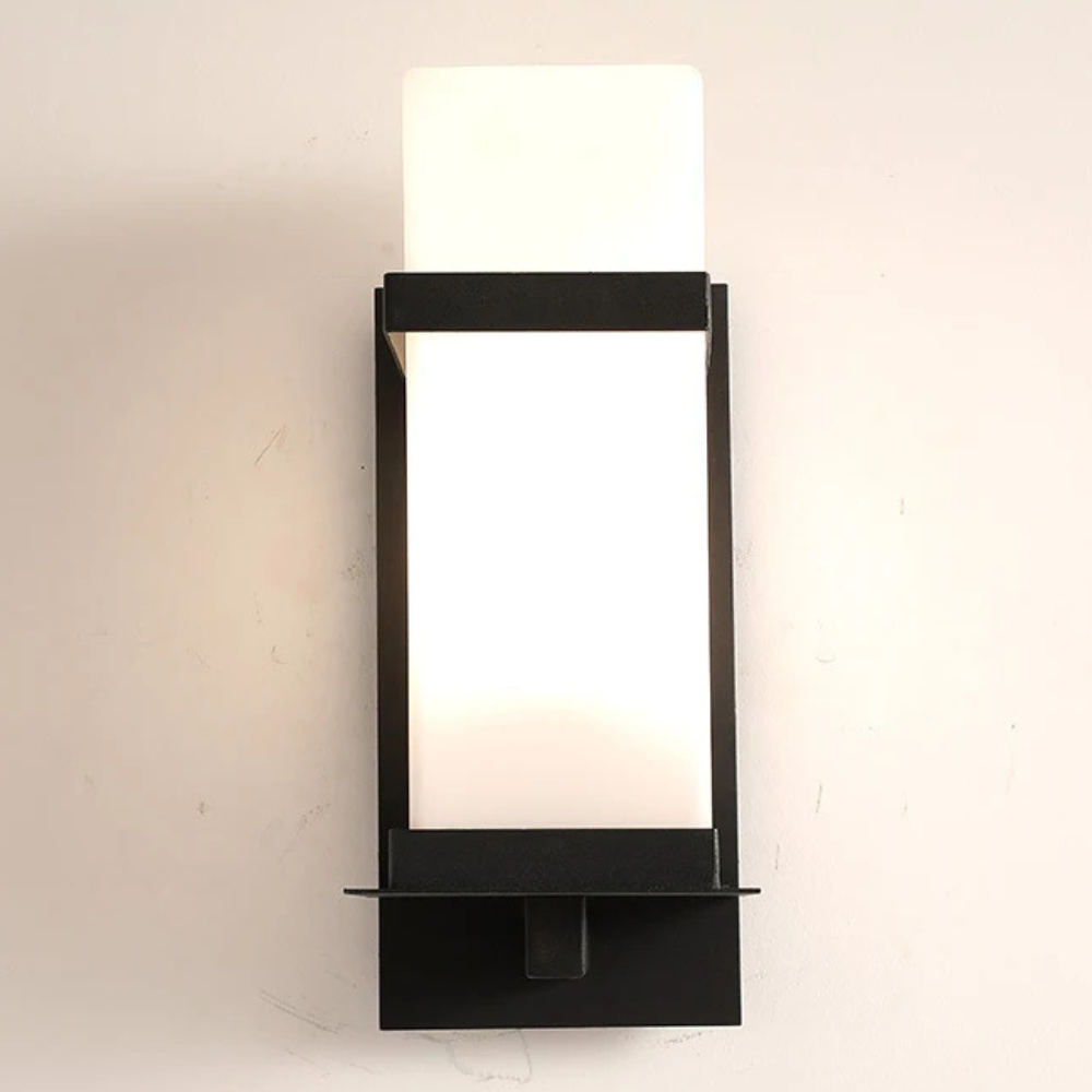 Lámpara de Pared Exterior Elegante - Aplique de Metal Impermeable IP65 para Patios y Jardines
