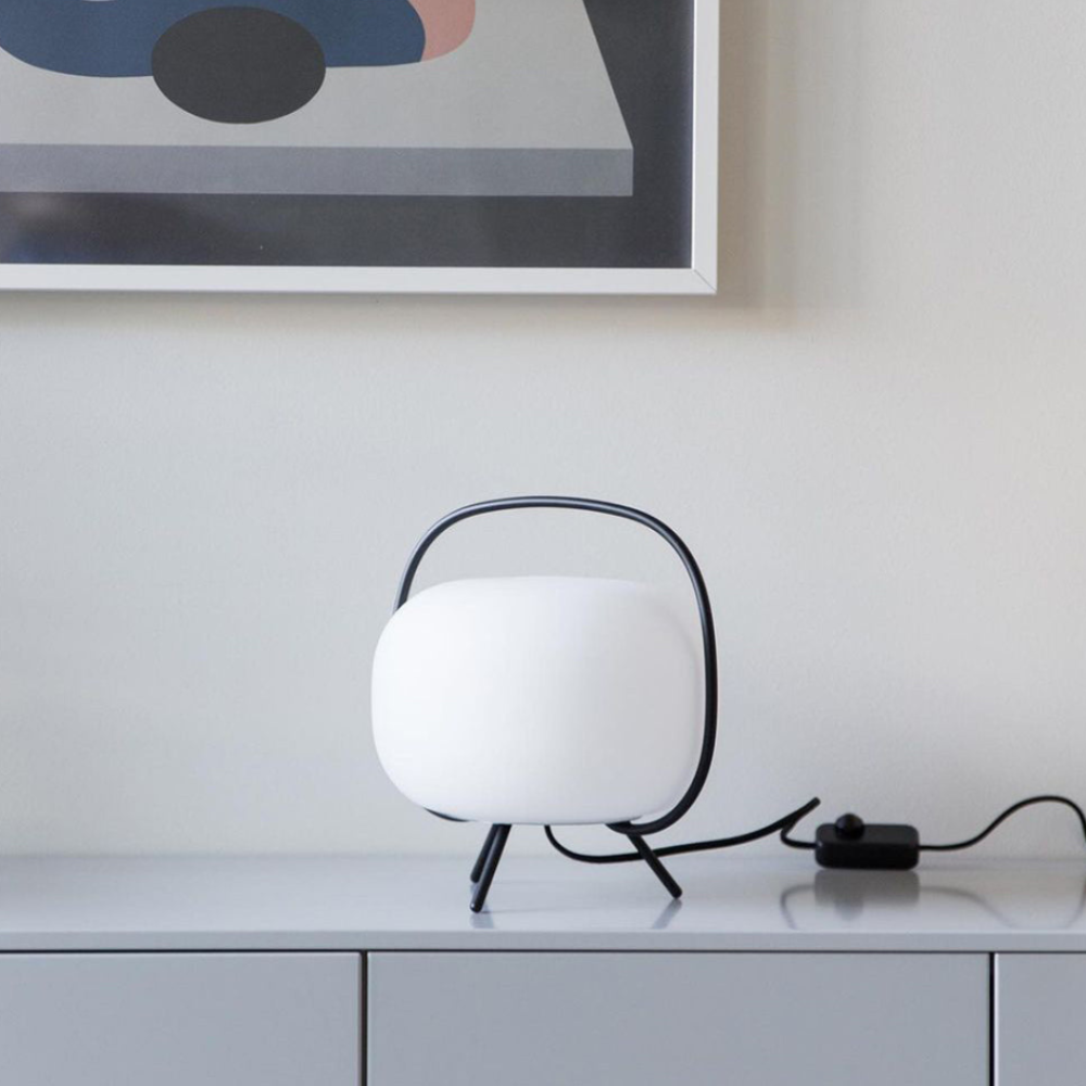 KumoLight | Lámpara de Mesa de Vidrio Esmerilado Minimalista y Elegante para Iluminación Ambiental