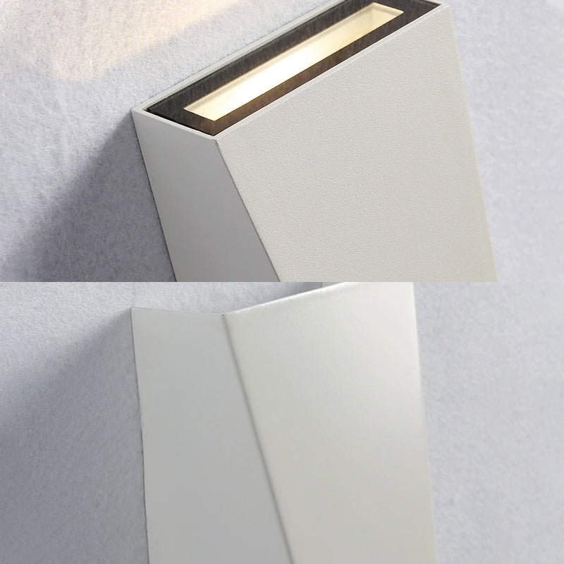 Estilo simplista de luz de pared trapezoidal de aluminio cálido/blanco, iluminación LED de lámpara de noche en negro/blanco | Brehn