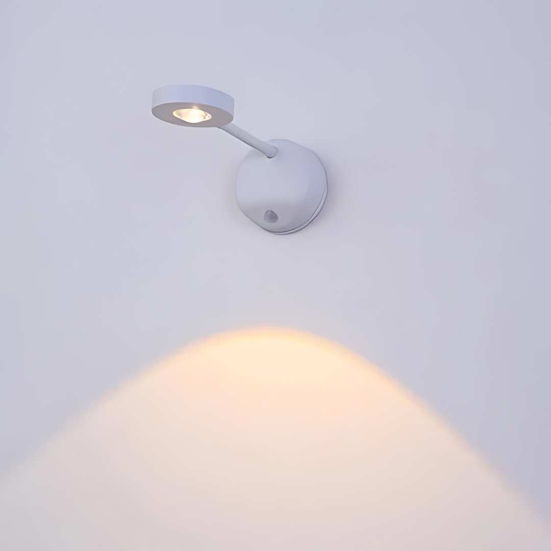Skanto | Spark360 – Proyector LED inalámbrico con sensor de movimiento y soporte ajustable 360°