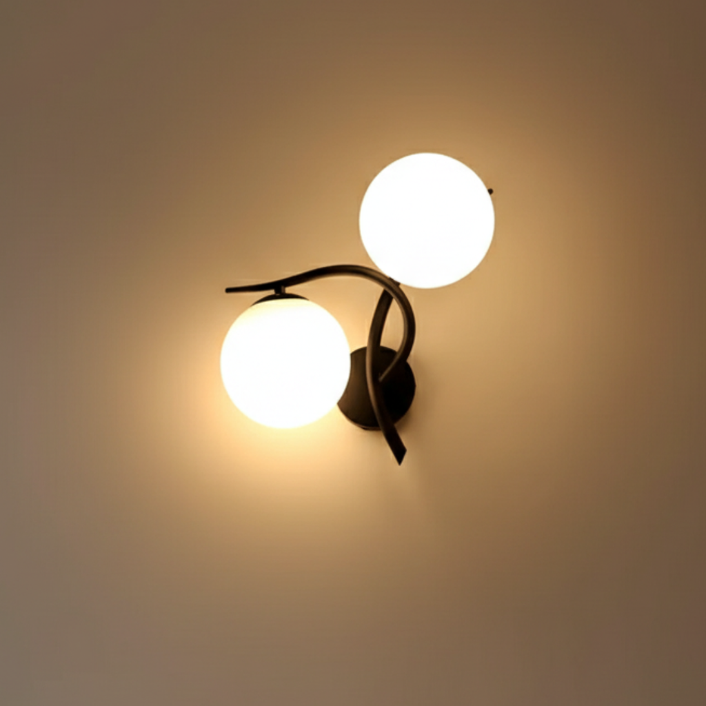 Aplique de Pared de Hierro Moderno con Acento de Esfera de Vidrio Doble para Dormitorios y Pasillos