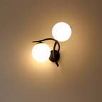 Aplique de Pared de Hierro Moderno con Acento de Esfera de Vidrio Doble para Dormitorios y Pasillos