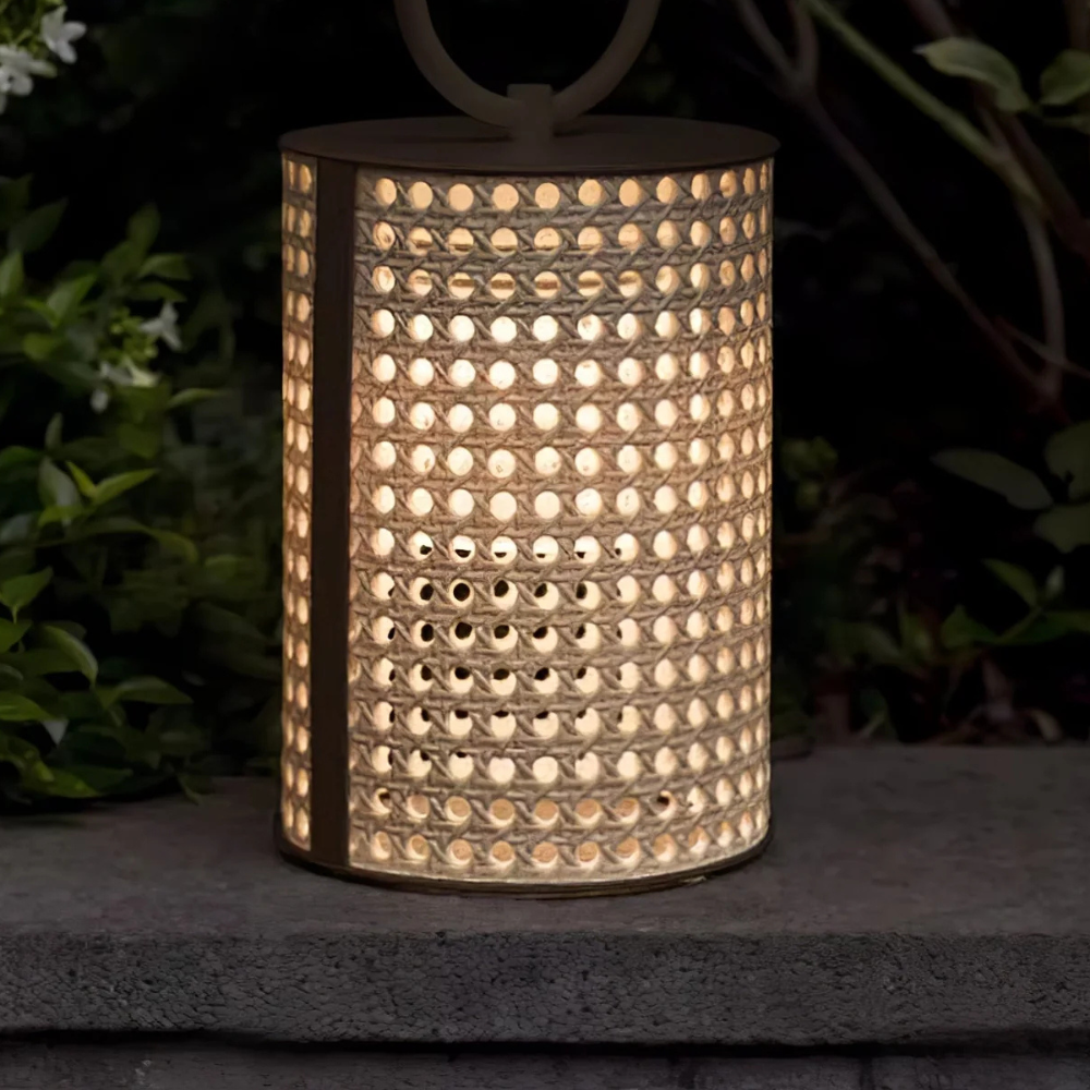 Linternas Solares Elegantes | Luces de Jardín Duraderas