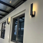 Architex | Aplique de pared exterior moderno y minimalista para iluminación exterior