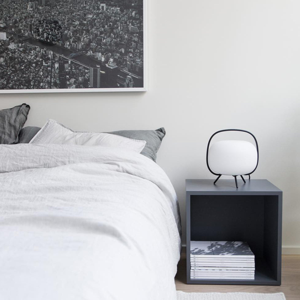 KumoLight | Lámpara de Mesa de Vidrio Esmerilado Minimalista y Elegante para Iluminación Ambiental