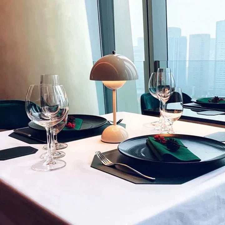 Lámpara de mesa moderna