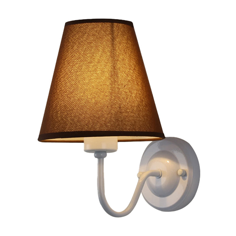 Lisslune | Lámpara de pared cónica negra/marrón/beige nórdica de 1 luz con brazo curvado en negro/blanco