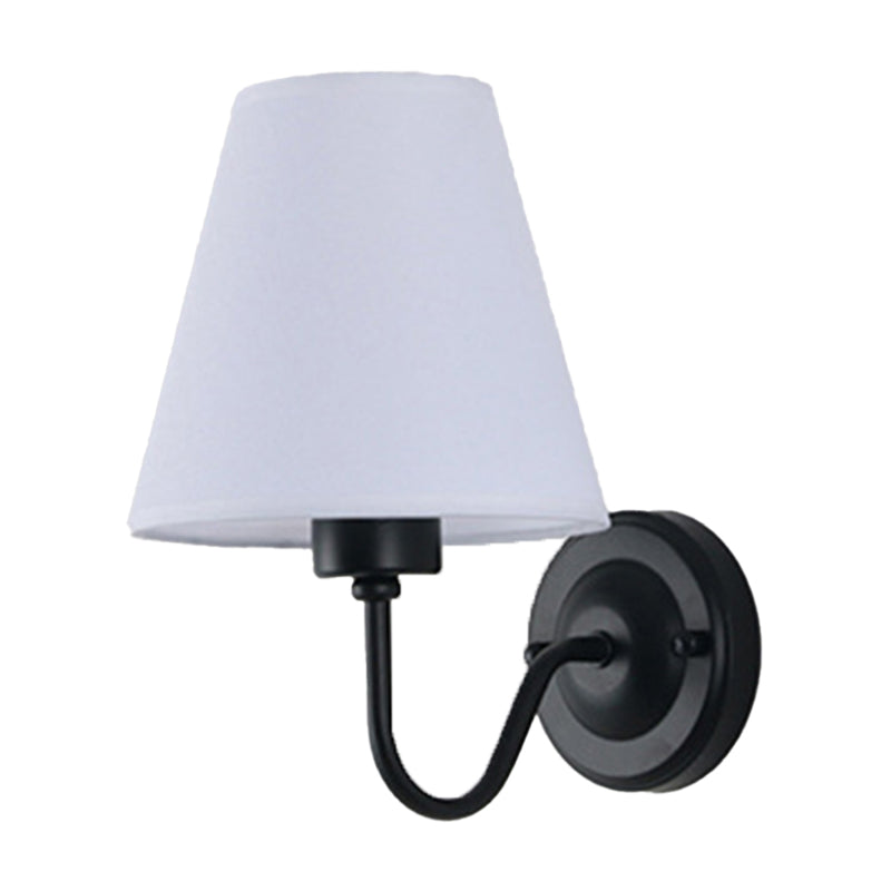 Lisslune | Lámpara de pared cónica negra/marrón/beige nórdica de 1 luz con brazo curvado en negro/blanco