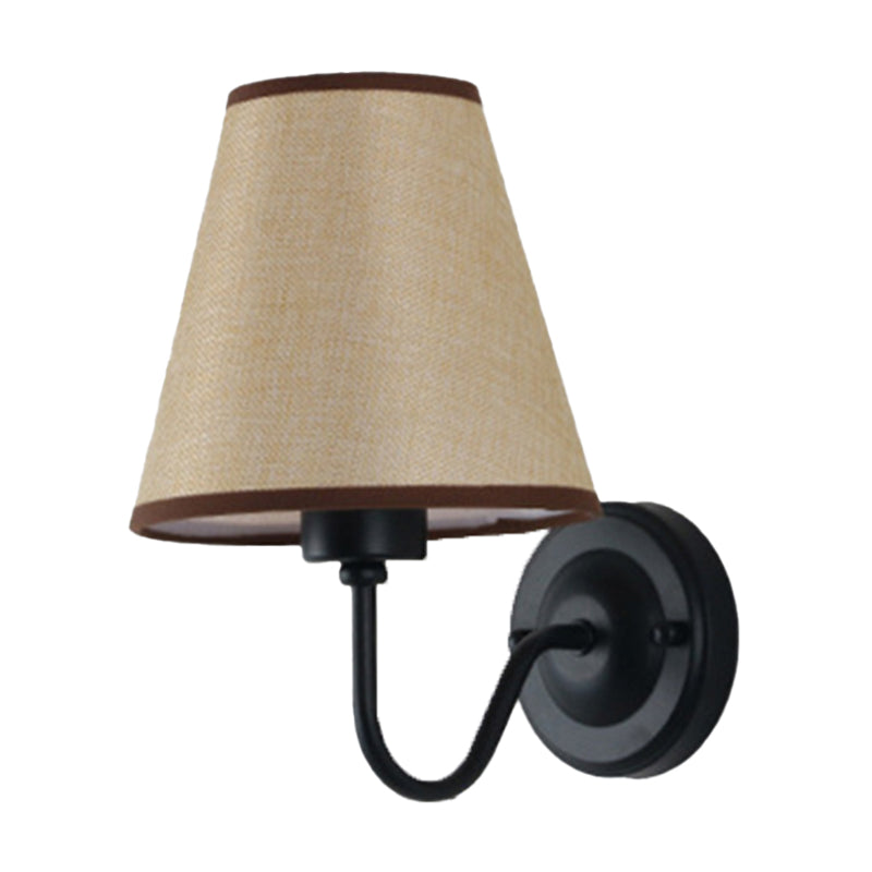 Lisslune | Lámpara de pared cónica negra/marrón/beige nórdica de 1 luz con brazo curvado en negro/blanco