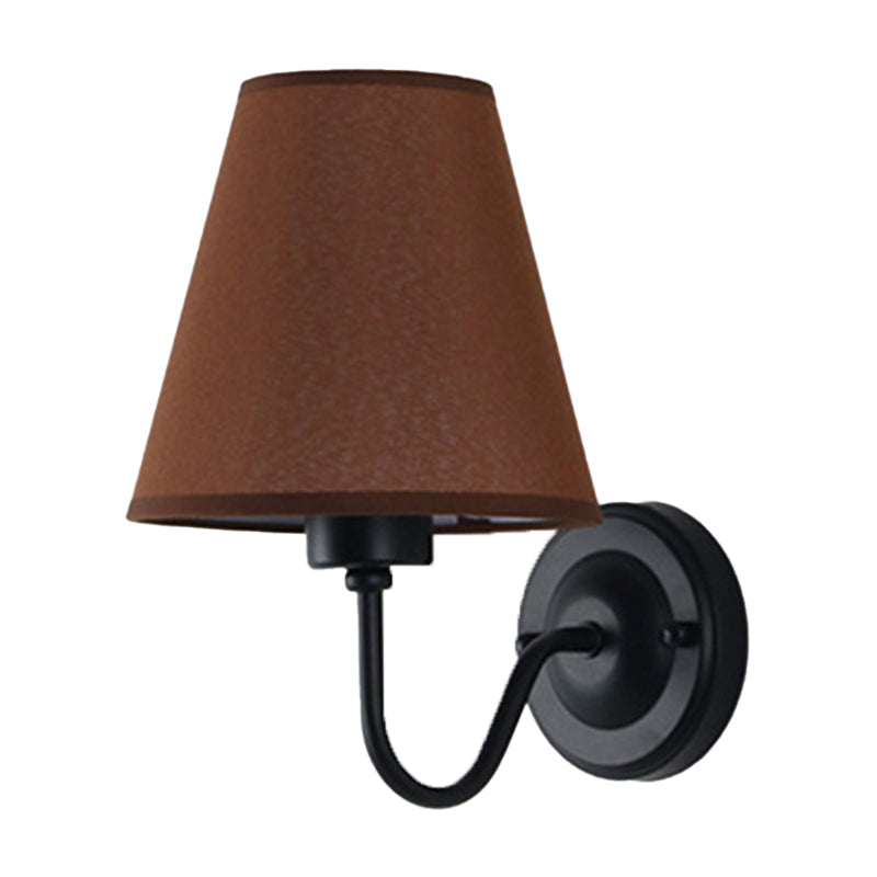Lisslune | Lámpara de pared cónica negra/marrón/beige nórdica de 1 luz con brazo curvado en negro/blanco