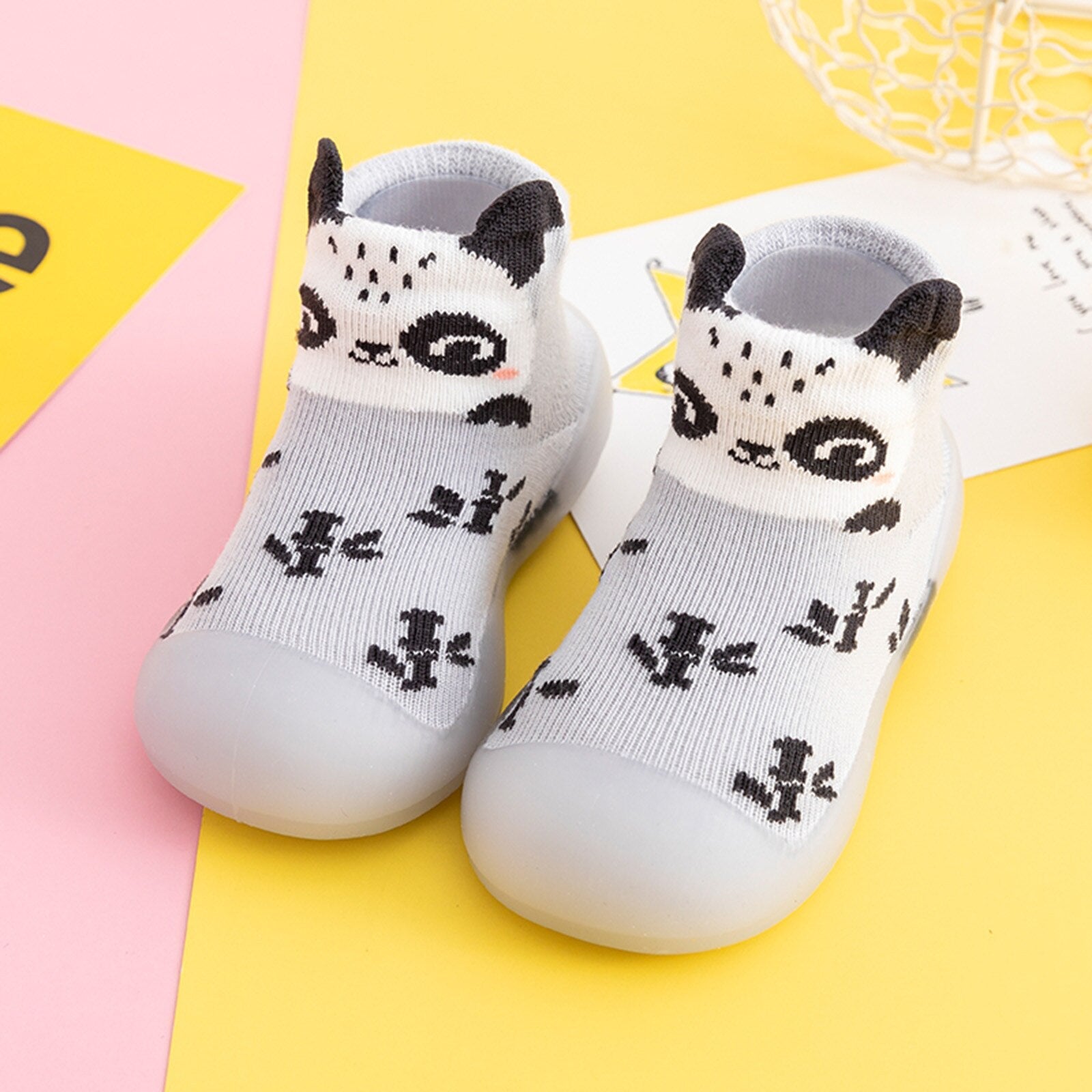 Zapatos de calcetines tejidos cálidos para bebés