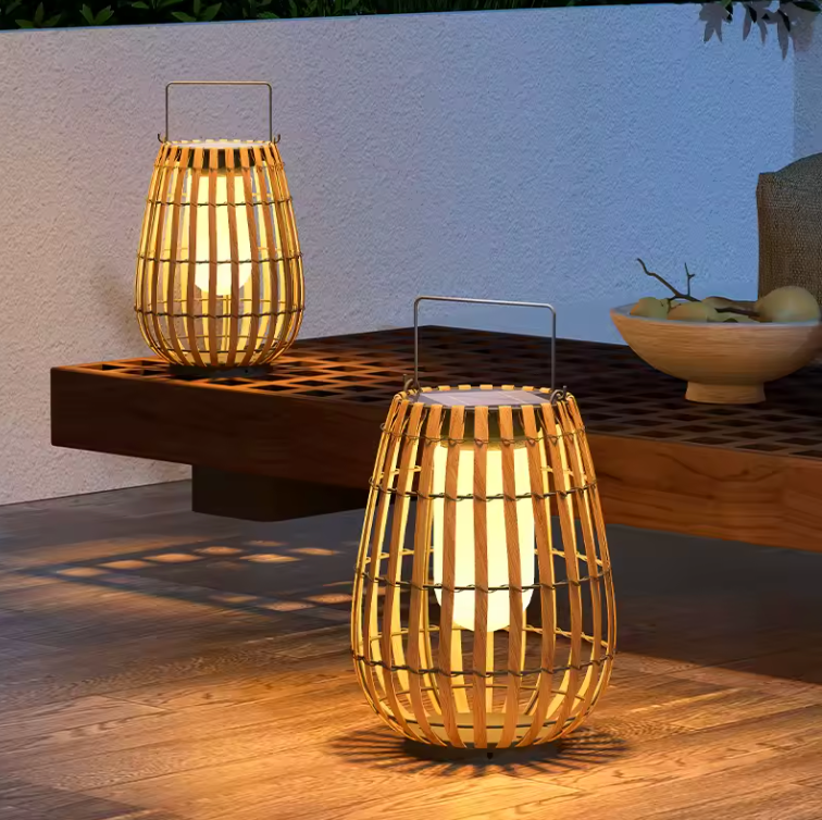 Lámpara de Suelo Solar de Rattan para Exteriores | Decoración de Iluminación para Patio y Jardín a Mano