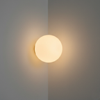 Luz de Pared Solsticio - Aplique de Vidrio Esmerilado Moderno para Interiores Minimalistas