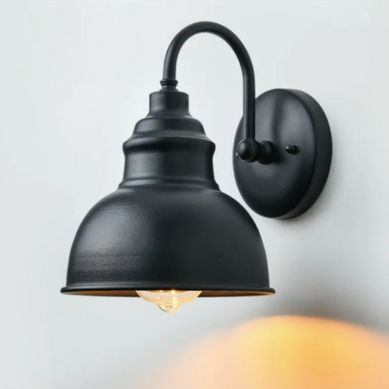 EverGlow – Lámpara de Pared Exterior Impermeable y Sostenible con Estilo Clásico