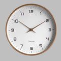 Reloj de madera escandinavo