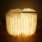 LumiBook – Lámpara LED Recargable con Diseño de Libro Plegable