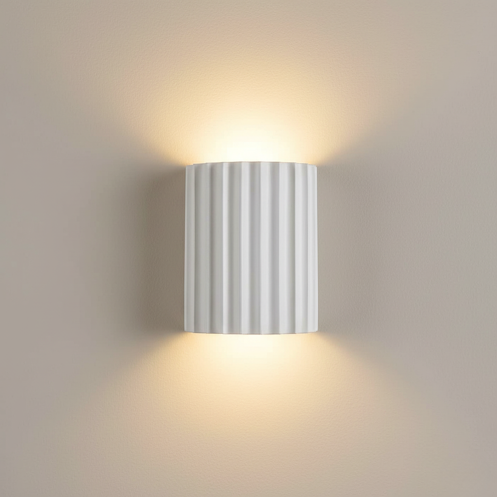 Luz de Pared Escultural Estriada Stria - Aplique Moderno de Resina para Iluminación Ambiental