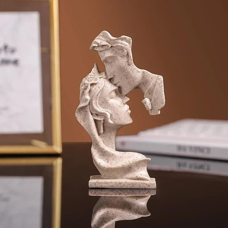 HeartHaven - Mini Estatua de Amor con Diseño Decorativo