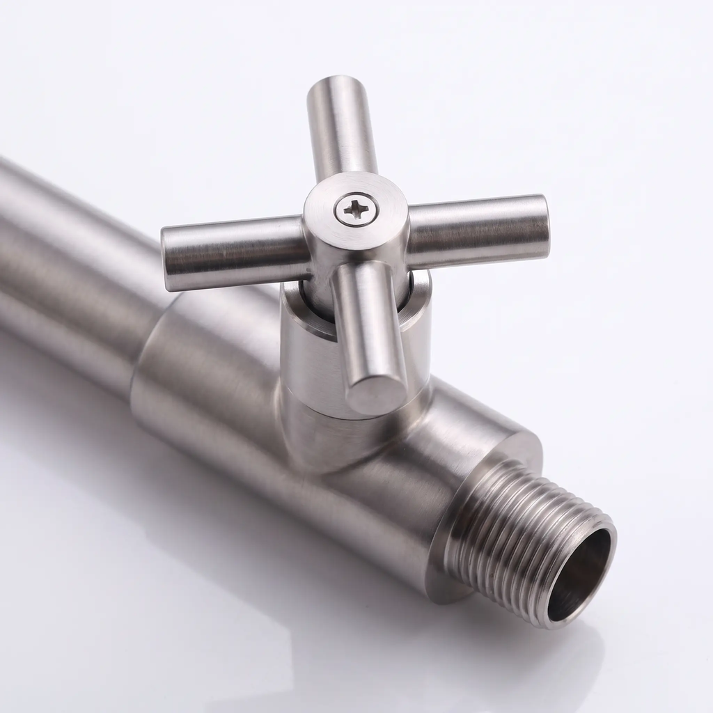Grifo de baño contemporáneo montado en la pared con manijas cruzadas de acero inoxidable