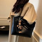 Andrea - Bolso de hombro de gran capacidad con correa ajustable | Compartimento interno con cremallera | Tamaño estándar | Marrón, Café, Rojo, Negro