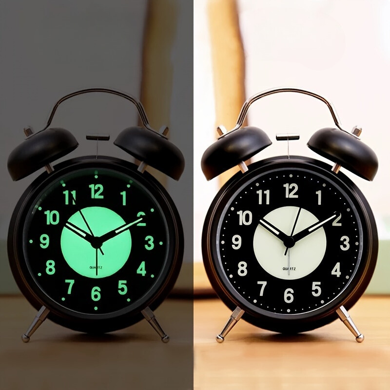 Skanto | LuminousTime - Reloj despertador de metal elegante con suave iluminación para mañanas y noches tranquilas