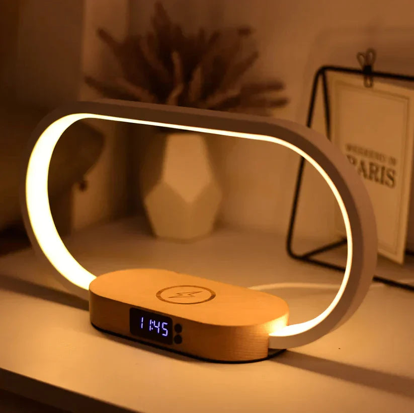 LuminaTech – Lámpara elegante con carga inalámbrica y reloj incorporado