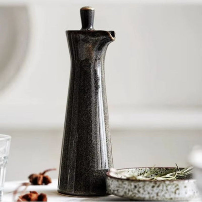 PourEase – Dispensador de Aceite con Tapa y Diseño Creativo