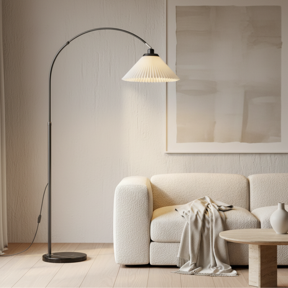 Valoura | Lámpara de Pie Elegante con Arco Ajustable y Luz Tri-Color para Sala de Estar o Dormitorio