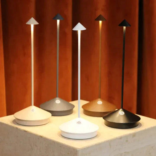 Lámpara de mesa LED minimalista - Iluminación inalámbrica a prueba de agua y regulable
