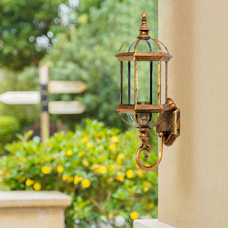 Lámpara de pared exterior hexagonal de aluminio y vidrio vintage tradicional a prueba de agua de 1 luz para jardín | Brehn