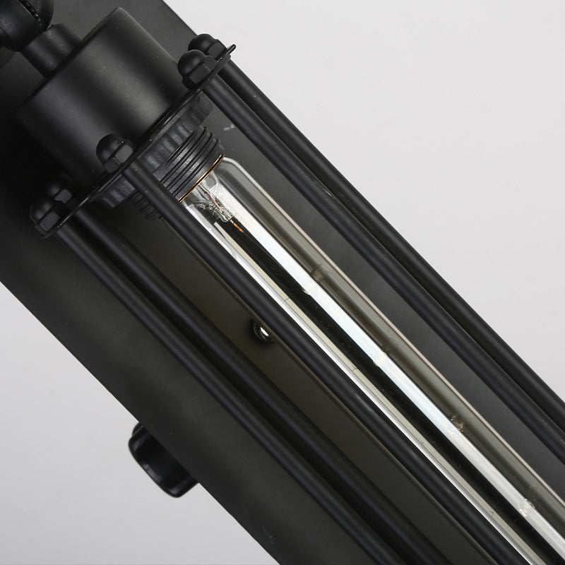 Luz de pared de hierro en forma de tubo montada en la pared industrial 1 bombilla pasillo en negro | Brehn