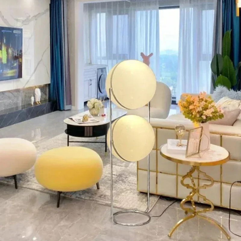 Colección Orbis | Lámpara de Pie Moderna y Elegante con Marco de Cromo para Decoración de Sala de Estar